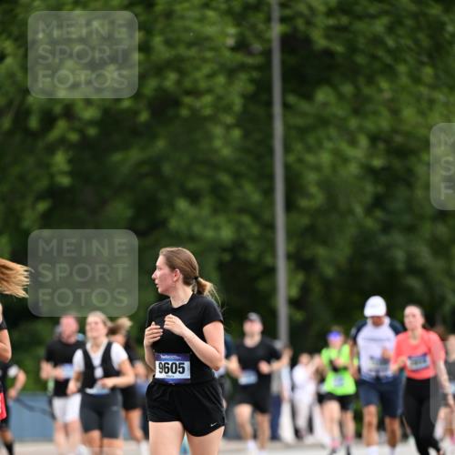 29.06.2025 - hella hamburg halbmarathon Dr. Thomas Lammeyer http://msf.ph/oto/8436214 29.06.2025 10:55:16 Kennedybrücke 1208, 1478, 2358, 2859, 3229, 3647, 4848, 5530, 6178, 7133, 7141, 7161, 7677, 8779, 8833, 8986, 9605, 10437, 11252 meine-sportfotos.de