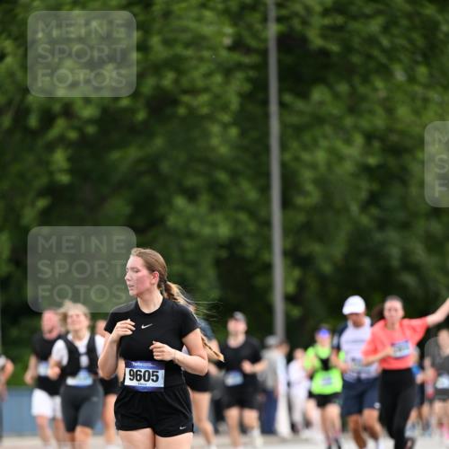 29.06.2025 - hella hamburg halbmarathon Dr. Thomas Lammeyer http://msf.ph/oto/8436223 29.06.2025 10:55:16 Kennedybrücke 1208, 1478, 2358, 2859, 3229, 3647, 4848, 5530, 6178, 7133, 7141, 7161, 7677, 8779, 8833, 8986, 9605, 10437, 11252 meine-sportfotos.de