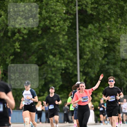 29.06.2025 - hella hamburg halbmarathon Dr. Thomas Lammeyer http://msf.ph/oto/8436276 29.06.2025 10:55:18 Kennedybrücke 1208, 1478, 2358, 2859, 3229, 3647, 4848, 5530, 6178, 7141, 8779, 8833, 8986, 9605, 10437, 11252 meine-sportfotos.de