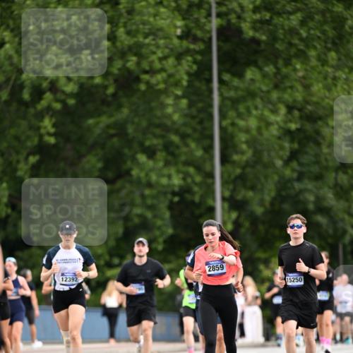 29.06.2025 - hella hamburg halbmarathon Dr. Thomas Lammeyer http://msf.ph/oto/8436290 29.06.2025 10:55:18 Kennedybrücke 1208, 1478, 2358, 2859, 3229, 3647, 4848, 5530, 6178, 7141, 8779, 8833, 8986, 9605, 10437, 11252 meine-sportfotos.de