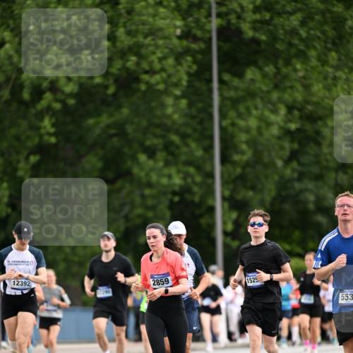 29.06.2025 - hella hamburg halbmarathon Dr. Thomas Lammeyer http://msf.ph/oto/8436331 29.06.2025 10:55:19 Kennedybrücke 1208, 1478, 2358, 2859, 3229, 3647, 4848, 5530, 6178, 7141, 8779, 8833, 8986, 9605, 10437, 11252 meine-sportfotos.de