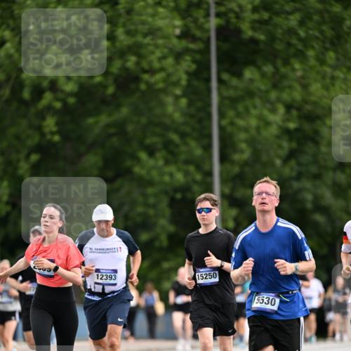 29.06.2025 - hella hamburg halbmarathon Dr. Thomas Lammeyer http://msf.ph/oto/8436379 29.06.2025 10:55:20 Kennedybrücke 1208, 1478, 2358, 2859, 3229, 3647, 4848, 5530, 6178, 7141, 7769, 8779, 8986, 9605, 10437, 11252 meine-sportfotos.de
