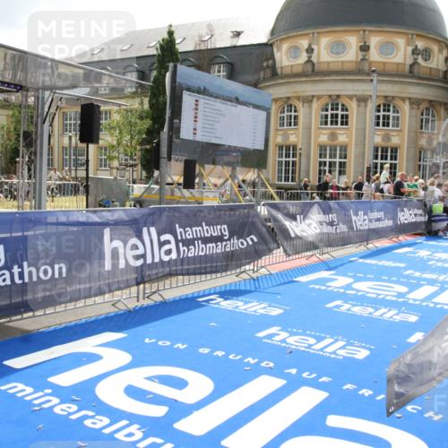 29.06.2025 - hella hamburg halbmarathon Michael Strokosch http://msf.ph/oto/8436384 29.06.2025 10:17:27 Ziel 18694 meine-sportfotos.de