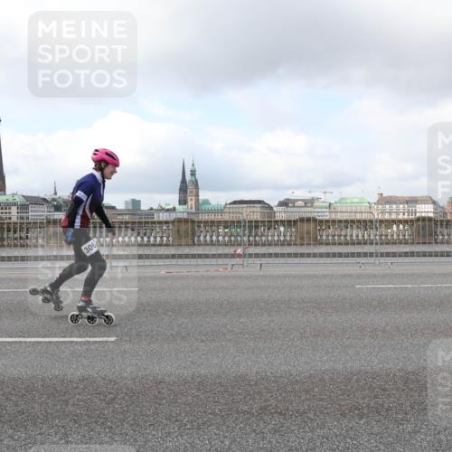 29.06.2025 - hella hamburg halbmarathon Lena Gebhardt http://msf.ph/oto/8436494 29.06.2025 09:01:51 Lombardsbrücke 306 meine-sportfotos.de