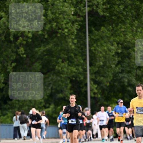 29.06.2025 - hella hamburg halbmarathon Dr. Thomas Lammeyer http://msf.ph/oto/8436526 29.06.2025 10:55:25 Kennedybrücke 1208, 2358, 2859, 3229, 4771, 4848, 5530, 6178, 7141, 7769, 8779, 9166, 9167, 9605, 9933, 11252 meine-sportfotos.de