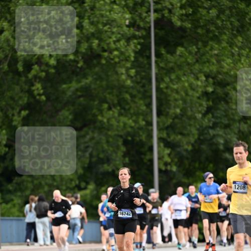 29.06.2025 - hella hamburg halbmarathon Dr. Thomas Lammeyer http://msf.ph/oto/8436532 29.06.2025 10:55:25 Kennedybrücke 1208, 2358, 2859, 3229, 4771, 4848, 5530, 6178, 7141, 7769, 8779, 9166, 9167, 9605, 9933, 11252 meine-sportfotos.de