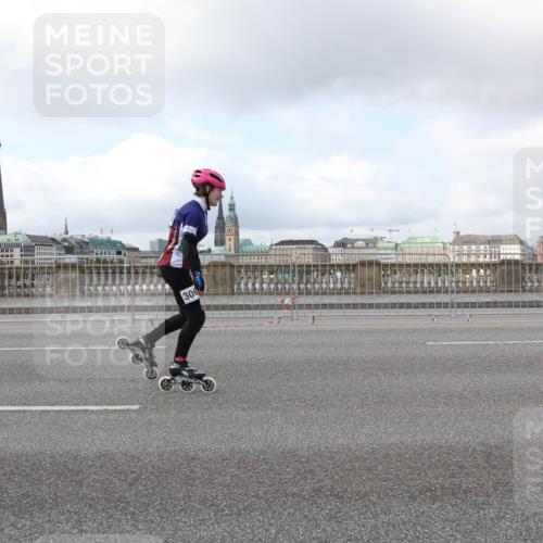 29.06.2025 - hella hamburg halbmarathon Lena Gebhardt http://msf.ph/oto/8436538 29.06.2025 09:01:52 Lombardsbrücke 306 meine-sportfotos.de