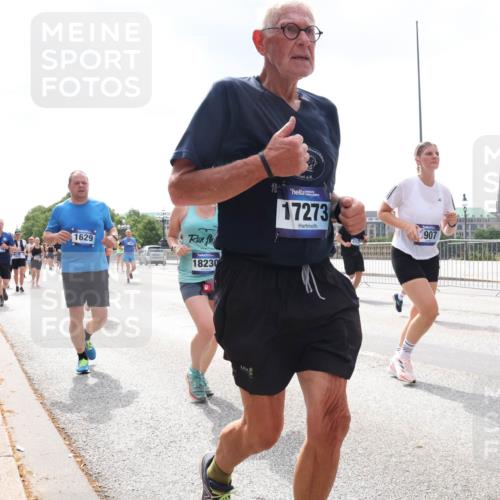 29.06.2025 - hella hamburg halbmarathon Lena Gebhardt http://msf.ph/oto/8436549 29.06.2025 10:45:08 Lombardsbrücke 1629, 18230, 17273, 907, 1024, 1273, 1629, 1685, 1798, 1924, 2007, 2674, 2779, 3160, 3164, 3357, 3377, 3570, 3879, 3993, 4099, 4102, 4186, 4275, 4306, 4337, 4504, 4820, 4851, 5099, 5108, 5190, 5339, 5636, 5949, 6150, 6509, 6763, 6788, 6841, 6888, 6911, 6980, 7530, 7699, 7912, 8582, 8594, 8605, 8762, 8907, 9036, 9084, 9085, 9331, 9333, 10225, 10562, 10566, 10668, 10707, 11272, 11314, 12198, 12318, 12332, 12334, 12394, 13039, 13261, 14681 meine-sportfotos.de