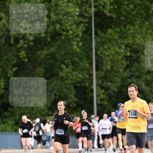29.06.2025 - hella hamburg halbmarathon Dr. Thomas Lammeyer http://msf.ph/oto/8436573 29.06.2025 10:55:26 Kennedybrücke 1208, 2358, 2859, 3229, 4771, 4848, 5530, 6178, 7141, 7769, 8779, 9166, 9167, 9605, 9933, 11252 meine-sportfotos.de