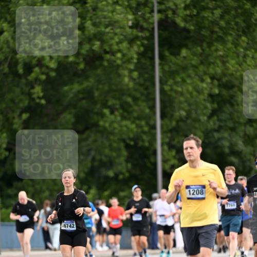 29.06.2025 - hella hamburg halbmarathon Dr. Thomas Lammeyer http://msf.ph/oto/8436604 29.06.2025 10:55:27 Kennedybrücke 1208, 2358, 2859, 3229, 4771, 4848, 5530, 6178, 7141, 7769, 8779, 9166, 9167, 9605, 9933, 11252 meine-sportfotos.de