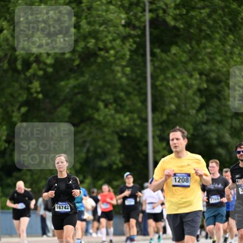 29.06.2025 - hella hamburg halbmarathon Dr. Thomas Lammeyer http://msf.ph/oto/8436608 29.06.2025 10:55:27 Kennedybrücke 1208, 2358, 2859, 3229, 4771, 4848, 5530, 6178, 7141, 7769, 8779, 9166, 9167, 9605, 9933, 11252 meine-sportfotos.de