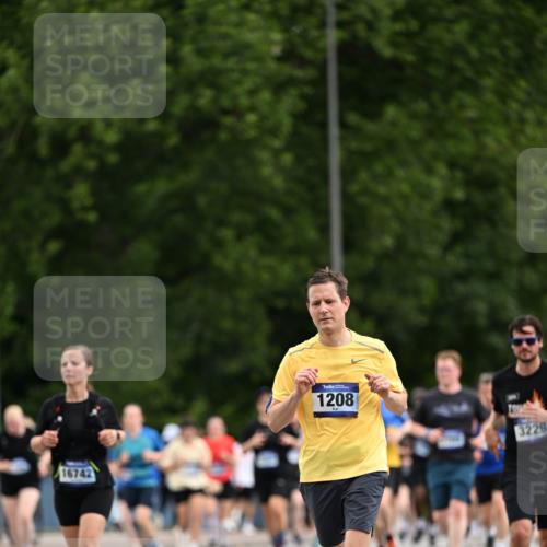 29.06.2025 - hella hamburg halbmarathon Dr. Thomas Lammeyer http://msf.ph/oto/8436630 29.06.2025 10:55:27 Kennedybrücke 1208, 2358, 2859, 3229, 4771, 4848, 5530, 6178, 7141, 7769, 8779, 9166, 9167, 9605, 9933, 11252 meine-sportfotos.de