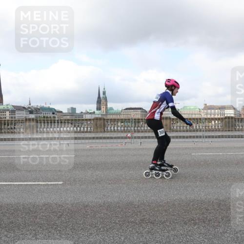 29.06.2025 - hella hamburg halbmarathon Lena Gebhardt http://msf.ph/oto/8436635 29.06.2025 09:01:52 Lombardsbrücke 306, 300 meine-sportfotos.de