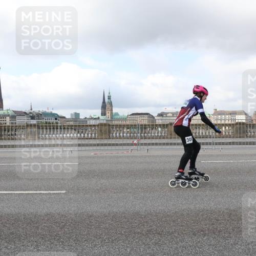 29.06.2025 - hella hamburg halbmarathon Lena Gebhardt http://msf.ph/oto/8436654 29.06.2025 09:01:52 Lombardsbrücke 306 meine-sportfotos.de