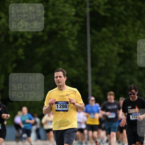 29.06.2025 - hella hamburg halbmarathon Dr. Thomas Lammeyer http://msf.ph/oto/8436657 29.06.2025 10:55:28 Kennedybrücke 1208, 1930, 2358, 2859, 3229, 4771, 4848, 5530, 6178, 7141, 7769, 8779, 9166, 9167, 9605, 9933, 11252 meine-sportfotos.de