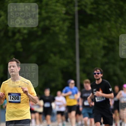 29.06.2025 - hella hamburg halbmarathon Dr. Thomas Lammeyer http://msf.ph/oto/8436705 29.06.2025 10:55:29 Kennedybrücke 1208, 1930, 2358, 2380, 2859, 3229, 4771, 4848, 5530, 7141, 7769, 8779, 9166, 9167, 9605, 9933, 11252 meine-sportfotos.de