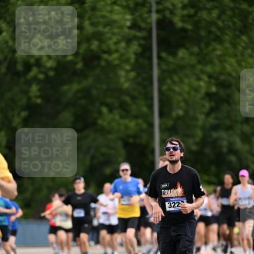 29.06.2025 - hella hamburg halbmarathon Dr. Thomas Lammeyer http://msf.ph/oto/8436713 29.06.2025 10:55:30 Kennedybrücke 1208, 1930, 2358, 2380, 2859, 3229, 3838, 4771, 4848, 5530, 7141, 7769, 8779, 9166, 9167, 9605, 9933, 11252 meine-sportfotos.de