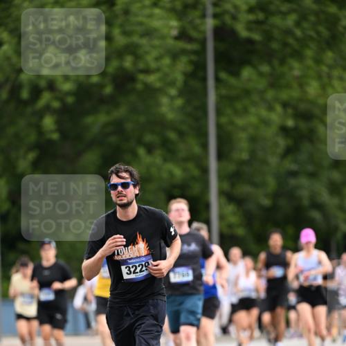 29.06.2025 - hella hamburg halbmarathon Dr. Thomas Lammeyer http://msf.ph/oto/8436773 29.06.2025 10:55:31 Kennedybrücke 1208, 1930, 2358, 2380, 2859, 3229, 3838, 4771, 4848, 5530, 7012, 7141, 7769, 7938, 8779, 9166, 9167, 9605, 9933, 11252 meine-sportfotos.de