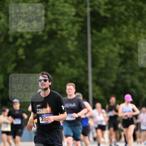 29.06.2025 - hella hamburg halbmarathon Dr. Thomas Lammeyer http://msf.ph/oto/8436786 29.06.2025 10:55:31 Kennedybrücke 1208, 1930, 2358, 2380, 2859, 3229, 3838, 4771, 4848, 5530, 7012, 7141, 7769, 7938, 8779, 9166, 9167, 9605, 9933, 11252 meine-sportfotos.de