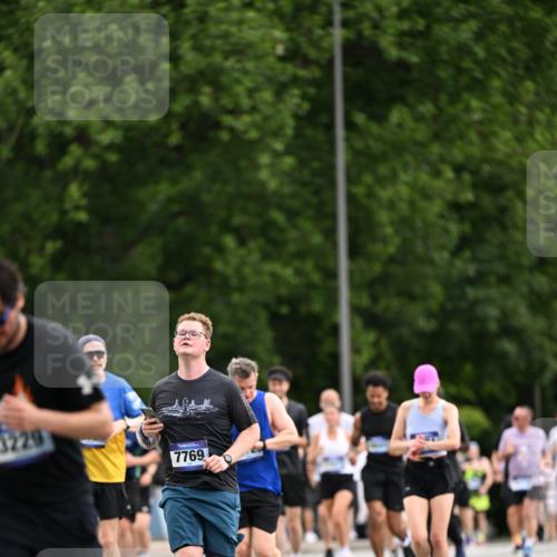 29.06.2025 - hella hamburg halbmarathon Dr. Thomas Lammeyer http://msf.ph/oto/8436822 29.06.2025 10:55:32 Kennedybrücke 1208, 1930, 2358, 2380, 2859, 3229, 3838, 4771, 4848, 5286, 5289, 5530, 7012, 7141, 7769, 7938, 8410, 8779, 9166, 9167, 9605, 9933, 10636, 11252 meine-sportfotos.de