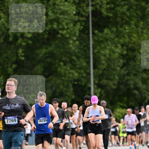 29.06.2025 - hella hamburg halbmarathon Dr. Thomas Lammeyer http://msf.ph/oto/8436866 29.06.2025 10:55:33 Kennedybrücke 1208, 1930, 2202, 2358, 2380, 2859, 3229, 3838, 4771, 5286, 5289, 5530, 7012, 7141, 7769, 7938, 8410, 8779, 9166, 9167, 9933, 10636, 11252 meine-sportfotos.de