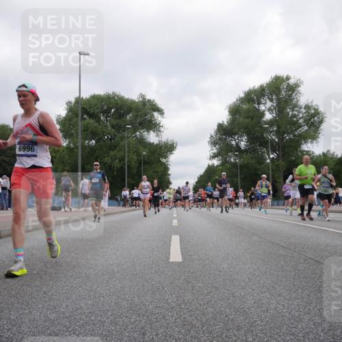 29.06.2025 - hella hamburg halbmarathon Luisa Fischer http://msf.ph/oto/8436948 29.06.2025 10:57:10 Kennedybrücke 6996, 7537, 2146, 6273, 1789, 1984, 2146, 4626, 4801, 5817, 5857, 6273, 8189, 8924, 9531 meine-sportfotos.de