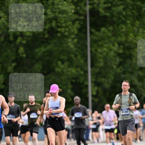 29.06.2025 - hella hamburg halbmarathon Dr. Thomas Lammeyer http://msf.ph/oto/8436956 29.06.2025 10:55:35 Kennedybrücke 1208, 1930, 2202, 2358, 2380, 2859, 3229, 3838, 4771, 5286, 5289, 5530, 7012, 7769, 7938, 8410, 8779, 9166, 9167, 9933, 10552, 10636, 11252 meine-sportfotos.de