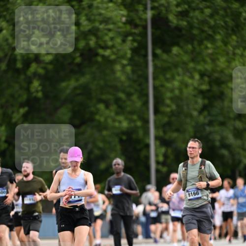 29.06.2025 - hella hamburg halbmarathon Dr. Thomas Lammeyer http://msf.ph/oto/8436981 29.06.2025 10:55:36 Kennedybrücke 1208, 1930, 2202, 2358, 2380, 2859, 3229, 3838, 4652, 4771, 5286, 5289, 5357, 5530, 7012, 7769, 7938, 8410, 8779, 9166, 9167, 9933, 10552, 10636, 11252 meine-sportfotos.de