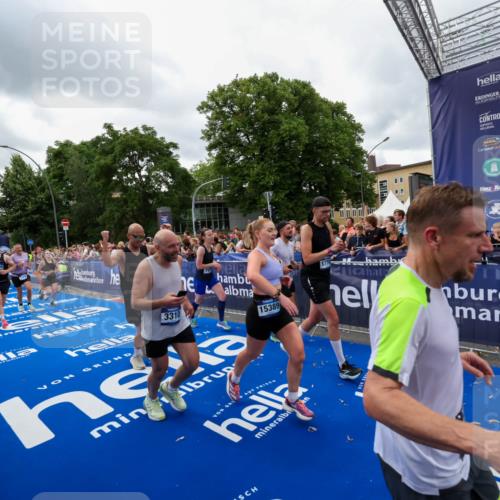 29.06.2025 - hella hamburg halbmarathon Zöllner http://msf.ph/oto/8436988 29.06.2025 10:54:47 Ziel 1125, 1496, 2029, 2561, 3310, 4231, 6587, 7478, 8449, 9227, 10044, 12186, 12489, 13147, 14239, 15389, 15408, 15584, 17231, 17765, 19000 meine-sportfotos.de