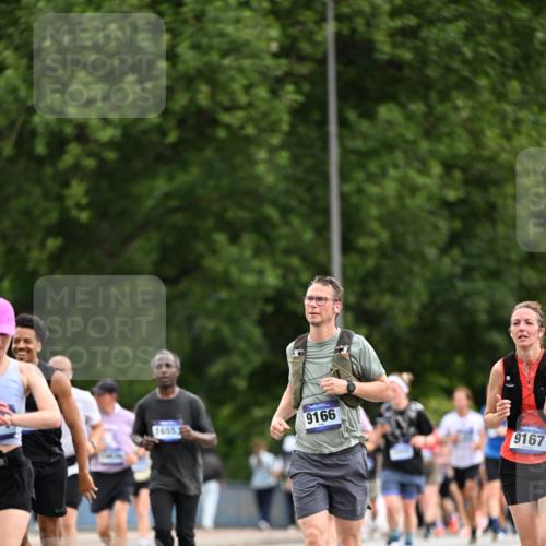 29.06.2025 - hella hamburg halbmarathon Dr. Thomas Lammeyer http://msf.ph/oto/8437034 29.06.2025 10:55:37 Kennedybrücke 1208, 1930, 2202, 2358, 2380, 2859, 3229, 3838, 4652, 4771, 5286, 5289, 5357, 7012, 7769, 7938, 8410, 8779, 9166, 9167, 9933, 10552, 10636, 11252 meine-sportfotos.de