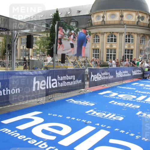 29.06.2025 - hella hamburg halbmarathon Michael Strokosch http://msf.ph/oto/8437044 29.06.2025 10:20:47 Ziel 14360, 16988 meine-sportfotos.de