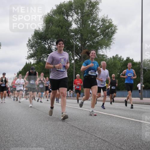 29.06.2025 - hella hamburg halbmarathon Luisa Fischer http://msf.ph/oto/8437050 29.06.2025 10:57:16 Kennedybrücke 57, 16037, 1687, 5804, 1017, 1744, 13350, 17255, 11390, 2079, 19019, 1519, 13034, 4801, 1017, 1744, 1984, 2079, 2146, 4626, 4801, 5514, 5804, 5817, 5993, 6273, 8189, 8924, 9138, 9531, 9771 meine-sportfotos.de