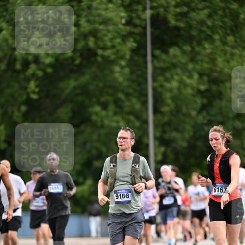 29.06.2025 - hella hamburg halbmarathon Dr. Thomas Lammeyer http://msf.ph/oto/8437063 29.06.2025 10:55:38 Kennedybrücke 1208, 1930, 2202, 2358, 2380, 2859, 3229, 3838, 4652, 4771, 5286, 5289, 5357, 7012, 7769, 7938, 8410, 8779, 9166, 9167, 9933, 10552, 10636, 11252 meine-sportfotos.de