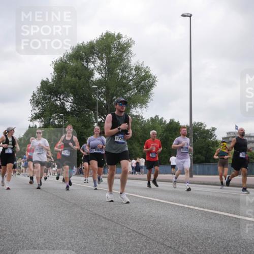 29.06.2025 - hella hamburg halbmarathon Luisa Fischer http://msf.ph/oto/8437089 29.06.2025 10:57:18 Kennedybrücke 14799, 1017, 1744, 13350, 11390, 8924, 1725, 14904, 2079, 13034, 1017, 1744, 2079, 3187, 4685, 4801, 5514, 5804, 5817, 5993, 8189, 8924, 9138, 9531, 9771, 10207 meine-sportfotos.de