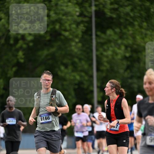29.06.2025 - hella hamburg halbmarathon Dr. Thomas Lammeyer http://msf.ph/oto/8437094 29.06.2025 10:55:39 Kennedybrücke 1208, 1930, 2202, 2380, 2484, 2485, 3229, 3838, 4652, 4771, 5286, 5289, 5357, 7012, 7769, 7938, 8410, 8779, 9166, 9167, 9933, 10521, 10552, 10636, 11252 meine-sportfotos.de