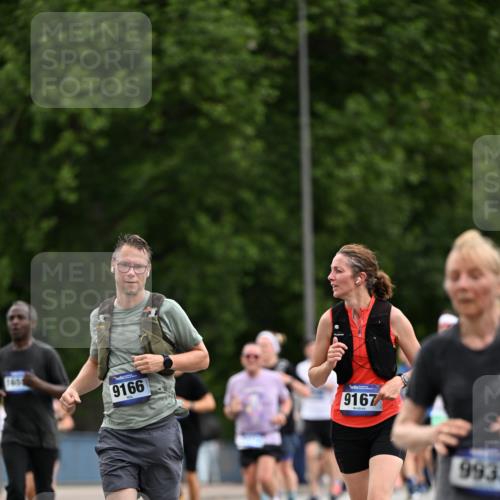 29.06.2025 - hella hamburg halbmarathon Dr. Thomas Lammeyer http://msf.ph/oto/8437101 29.06.2025 10:55:39 Kennedybrücke 1208, 1930, 2202, 2380, 2484, 2485, 3229, 3838, 4652, 4771, 5286, 5289, 5357, 7012, 7769, 7938, 8410, 8779, 9166, 9167, 9933, 10521, 10552, 10636, 11252 meine-sportfotos.de