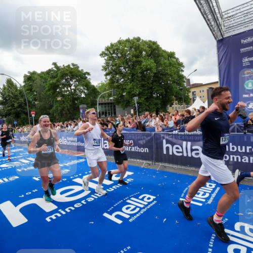 29.06.2025 - hella hamburg halbmarathon Zöllner http://msf.ph/oto/8437107 29.06.2025 10:54:52 Ziel 1506, 2029, 2561, 4231, 6587, 9227, 10044, 12186, 13147, 14660, 17261 meine-sportfotos.de