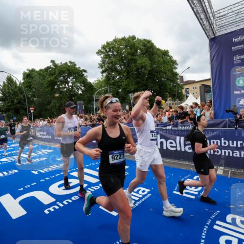 29.06.2025 - hella hamburg halbmarathon Zöllner http://msf.ph/oto/8437142 29.06.2025 10:54:52 Ziel 1506, 2029, 2561, 4231, 6587, 9227, 10044, 12186, 13147, 14660, 17261 meine-sportfotos.de