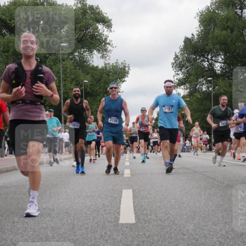 29.06.2025 - hella hamburg halbmarathon Luisa Fischer http://msf.ph/oto/8437232 29.06.2025 10:57:27 Kennedybrücke 18092, 13850, 3557, 3188, 640, 14596, 3187, 7614, 17309, 4685, 2372, 2761, 3187, 3249, 4323, 4685, 4838, 6468, 7614, 9138, 9503, 9771, 10207 meine-sportfotos.de