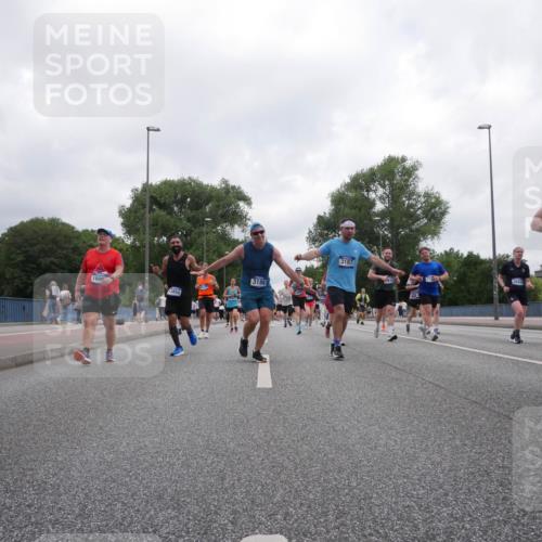 29.06.2025 - hella hamburg halbmarathon Luisa Fischer http://msf.ph/oto/8437257 29.06.2025 10:57:28 Kennedybrücke 1800, 13850, 3188, 3187, 4685, 2372, 2761, 3187, 3249, 4323, 4685, 4838, 6468, 7614, 9503, 9771, 10207 meine-sportfotos.de