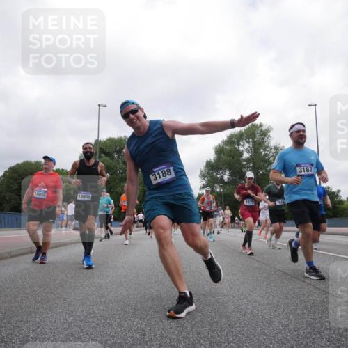 29.06.2025 - hella hamburg halbmarathon Luisa Fischer http://msf.ph/oto/8437278 29.06.2025 10:57:29 Kennedybrücke 18092, 13850, 3188, 2372, 7614, 3187, 1834, 2372, 2761, 3187, 3249, 4323, 4685, 4838, 6468, 7614, 9503, 9771, 10207 meine-sportfotos.de