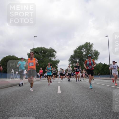 29.06.2025 - hella hamburg halbmarathon Luisa Fischer http://msf.ph/oto/8437311 29.06.2025 10:57:31 Kennedybrücke 92, 6039, 3557, 1459, 960, 12429, 2372, 2761, 3187, 3249, 3364, 4323, 4838, 5309, 6468, 6583, 6987, 7614, 9503 meine-sportfotos.de