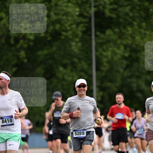 29.06.2025 - hella hamburg halbmarathon Dr. Thomas Lammeyer http://msf.ph/oto/8437319 29.06.2025 10:55:46 Kennedybrücke 1617, 1930, 2202, 2380, 2484, 2485, 2736, 2778, 3229, 3838, 4652, 4771, 5286, 5289, 5357, 5716, 6091, 6945, 7012, 7769, 7938, 7992, 8410, 8621, 9166, 9167, 9933, 10521, 10552, 10636, 10673 meine-sportfotos.de