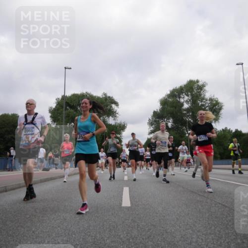 29.06.2025 - hella hamburg halbmarathon Luisa Fischer http://msf.ph/oto/8437335 29.06.2025 10:57:32 Kennedybrücke 1709, 2065, 35, 4323, 3249, 9503, 2372, 2761, 3249, 3364, 4323, 4838, 5309, 6468, 6583, 6987, 7614, 9503 meine-sportfotos.de