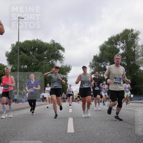29.06.2025 - hella hamburg halbmarathon Luisa Fischer http://msf.ph/oto/8437356 29.06.2025 10:57:33 Kennedybrücke 4838, 3079, 4323, 6468, 18523, 1403, 3249, 12611, 18904, 2372, 2761, 3249, 3364, 4323, 4838, 5309, 6468, 6583, 6987, 7614, 9503 meine-sportfotos.de