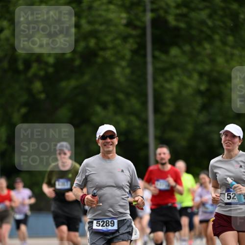 29.06.2025 - hella hamburg halbmarathon Dr. Thomas Lammeyer http://msf.ph/oto/8437357 29.06.2025 10:55:46 Kennedybrücke 1617, 1930, 2202, 2380, 2484, 2485, 2736, 2778, 3229, 3838, 4652, 4771, 5286, 5289, 5357, 5716, 6091, 6945, 7012, 7769, 7938, 7992, 8410, 8621, 9166, 9167, 9933, 10521, 10552, 10636, 10673 meine-sportfotos.de