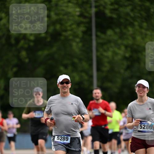 29.06.2025 - hella hamburg halbmarathon Dr. Thomas Lammeyer http://msf.ph/oto/8437362 29.06.2025 10:55:47 Kennedybrücke 1617, 1930, 2202, 2380, 2484, 2485, 2736, 2778, 3838, 4652, 4771, 5286, 5289, 5357, 5716, 6091, 6945, 7012, 7769, 7938, 7992, 8410, 8621, 9166, 9167, 9933, 10521, 10552, 10614, 10636, 10673 meine-sportfotos.de