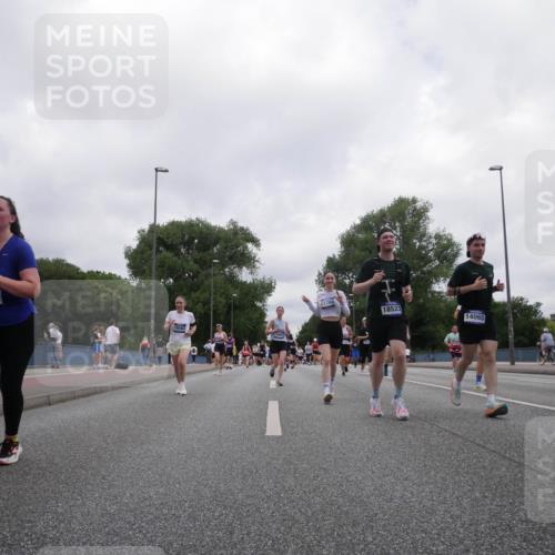 29.06.2025 - hella hamburg halbmarathon Luisa Fischer http://msf.ph/oto/8437398 29.06.2025 10:57:35 Kennedybrücke 3079, 19167, 11769, 18523, 14065, 16117, 3249, 3364, 4323, 4838, 5309, 6468, 6583, 6987, 9503 meine-sportfotos.de