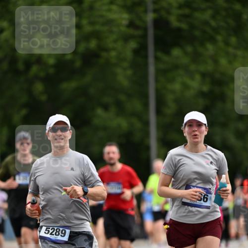 29.06.2025 - hella hamburg halbmarathon Dr. Thomas Lammeyer http://msf.ph/oto/8437401 29.06.2025 10:55:47 Kennedybrücke 1617, 1930, 2202, 2380, 2484, 2485, 2736, 2778, 3838, 4652, 4771, 5286, 5289, 5357, 5716, 6091, 6945, 7012, 7769, 7938, 7992, 8410, 8621, 9166, 9167, 9933, 10521, 10552, 10614, 10636, 10673 meine-sportfotos.de