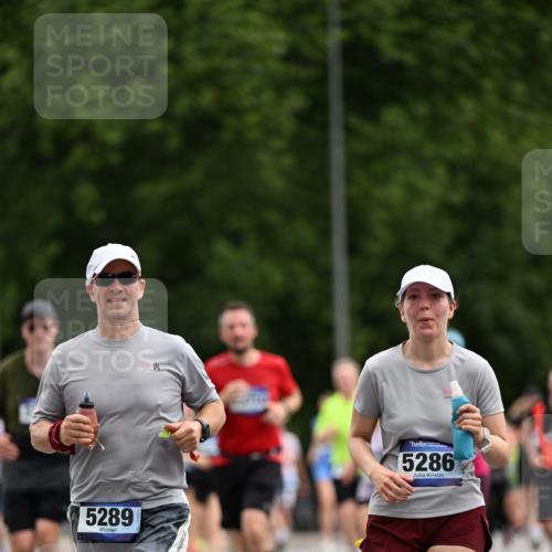 29.06.2025 - hella hamburg halbmarathon Dr. Thomas Lammeyer http://msf.ph/oto/8437407 29.06.2025 10:55:48 Kennedybrücke 1617, 1930, 2202, 2380, 2484, 2485, 2736, 2778, 3838, 4652, 4771, 5286, 5289, 5357, 5716, 6091, 6945, 7012, 7769, 7938, 7992, 8410, 8621, 9166, 9167, 9933, 10521, 10552, 10614, 10636, 10673 meine-sportfotos.de